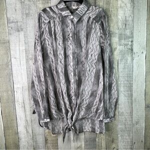 Entro Small Gray Stripe Sheer Long Sleeve Button Front w/Collar Blouse
